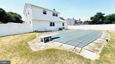 237 5th Ave in Cherry Hill Township, NJ - Building Photo - Building Photo