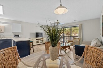 76 S Reindeer Rd in Myrtle Beach, SC - Building Photo - Building Photo