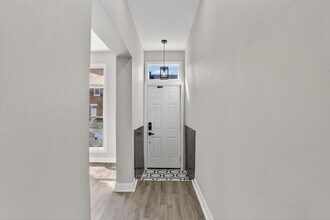 2102 W Saratoga St in Baltimore, MD - Building Photo - Building Photo