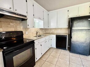 1113 N Hickory Ave in Broken Arrow, OK - Foto de edificio - Building Photo