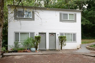 Hillside Townhouses in Portland, OR - Building Photo - Building Photo