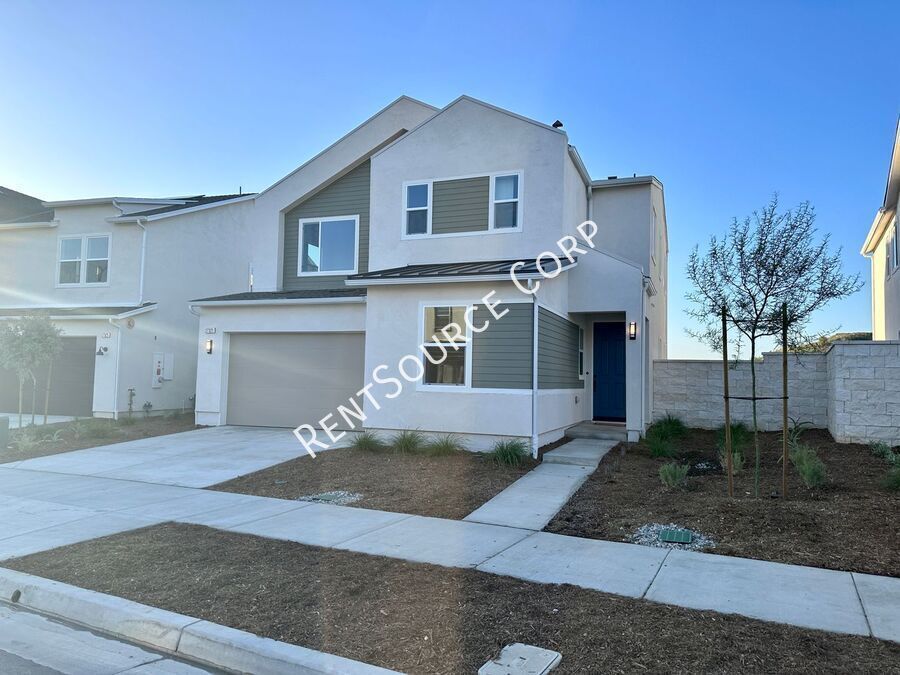 27321 Encore Wy in Valencia, CA - Building Photo