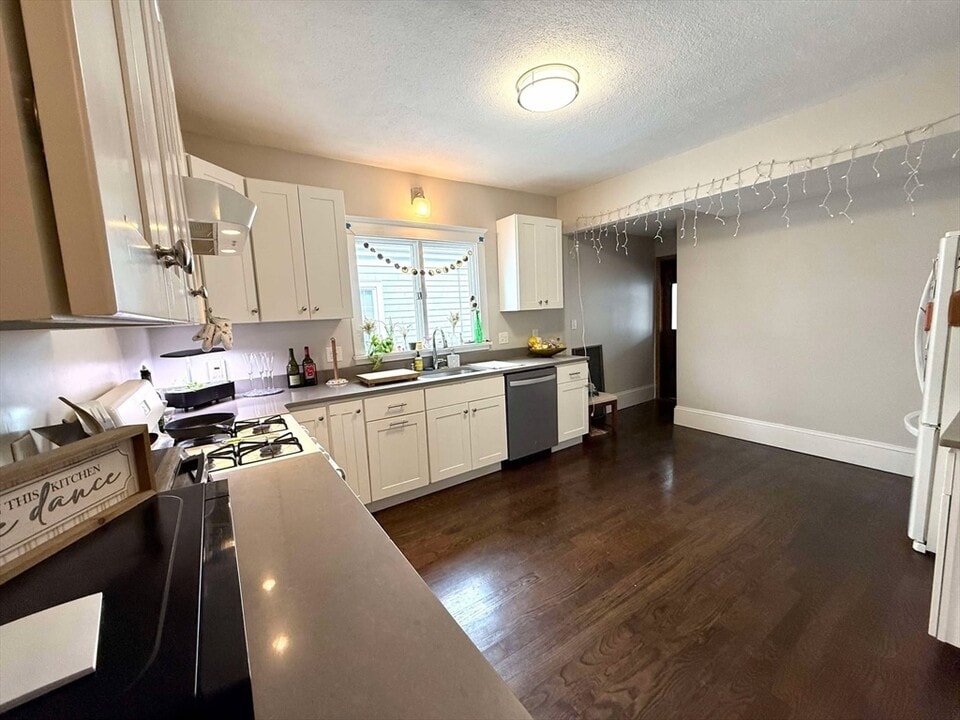 18 Lowden Ave, Unit 2 in Somerville, MA - Foto de edificio