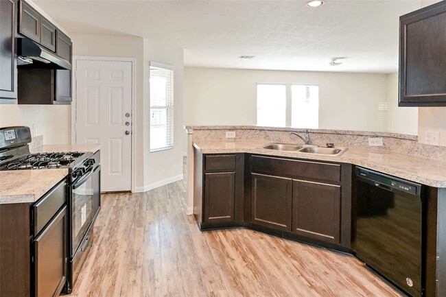 10318 Van Hut Ln in Houston, TX - Building Photo - Building Photo