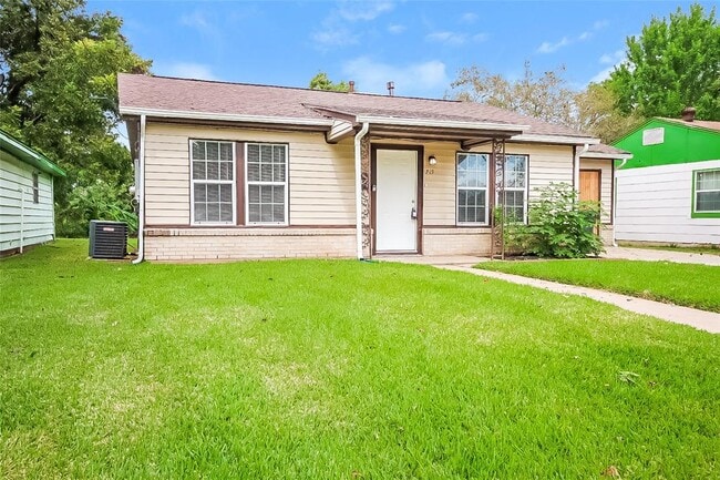 property at 719 W Park St