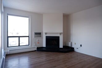 2921 Harding St in Regina, SK - Building Photo - Building Photo