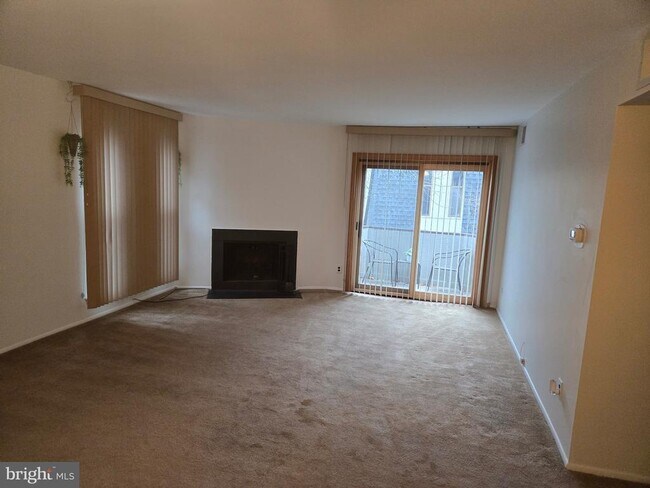 25 S Church Rd in Maple Shade, NJ - Building Photo - Building Photo