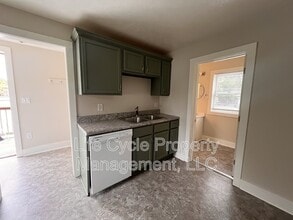 700 Clancy Ave NE in Grand Rapids, MI - Building Photo - Building Photo