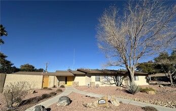 3597 Cochise Ln in Las Vegas, NV - Building Photo - Building Photo