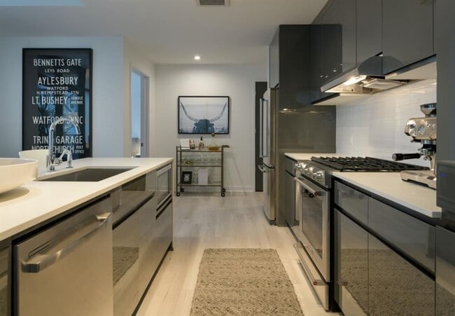 693 Peachtree St NE in Atlanta, GA - Foto de edificio - Building Photo