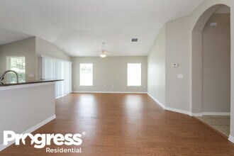 11611 Addison Chase Dr in Riverview, FL - Foto de edificio - Building Photo