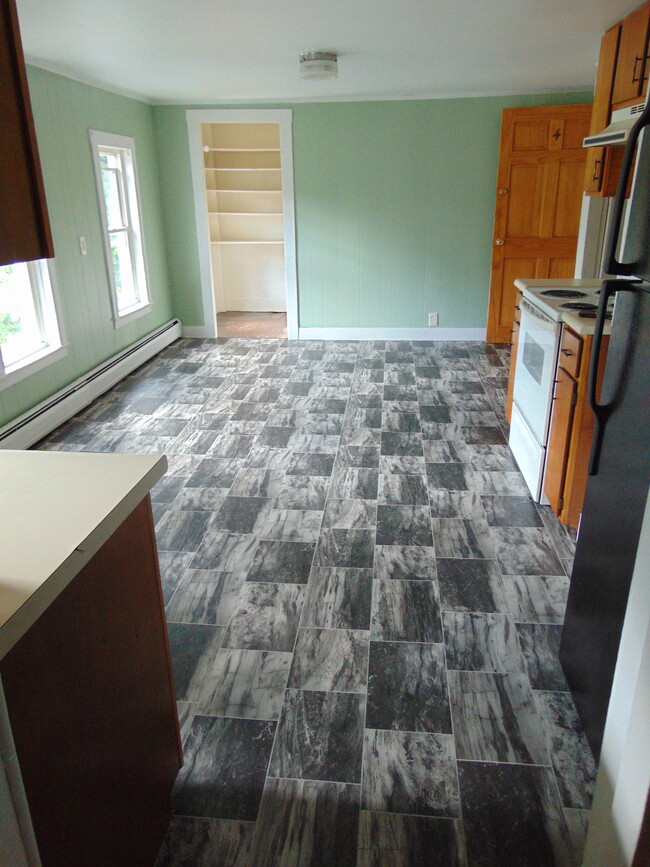 39 Main St, Unit #4 in Marlborough, NH - Building Photo - Building Photo
