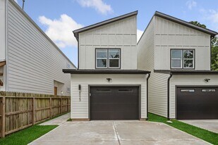 8023 Easter St in Houston, TX - Building Photo