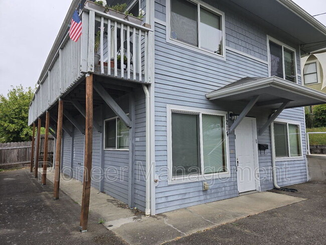 property at 1214 SE Overlook Ave