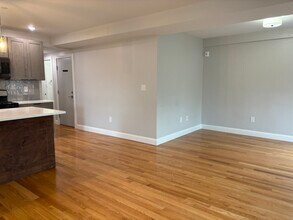 595 Main St, Unit 201 in Medford, MA - Building Photo - Building Photo