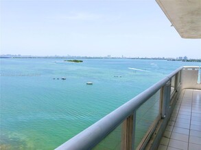 1717 N Bayshore Dr, Unit A-1534 in Miami, FL - Building Photo - Building Photo