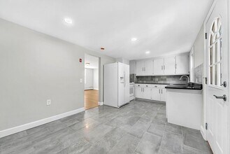 10 Glen Gary Rd in Needham, MA - Building Photo - Building Photo