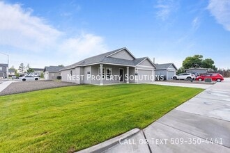 434 N Washington St in Moses Lake, WA - Foto de edificio - Building Photo