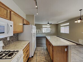 728 Cam La Paz in Henderson, NV - Building Photo - Building Photo
