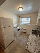 6086 Dryden Ave in Cincinnati, OH - Building Photo - Building Photo