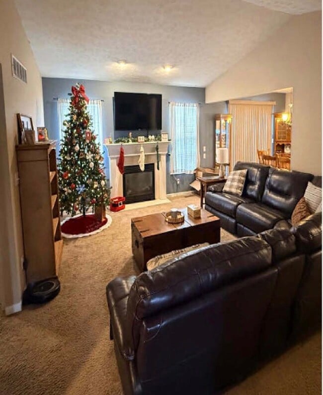 1317 Cross Creek Dr in Loveland, OH - Building Photo - Building Photo