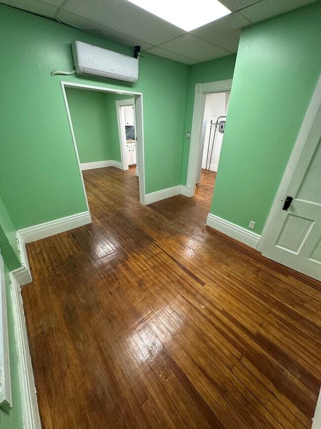 property at 1 E Main St