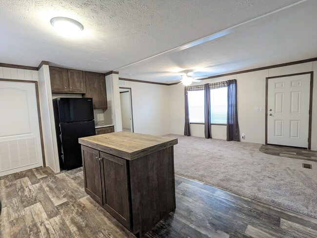 215 Colorado St in Belleville, MI - Building Photo - Building Photo
