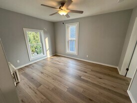 2031 E Washington Ave in Madison, WI - Building Photo