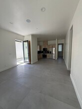 22745 Califia St in Woodland Hills, CA - Building Photo - Building Photo