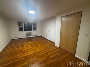 110 Babcock St, Unit 21 in Brookline, MA - Foto de edificio - Building Photo