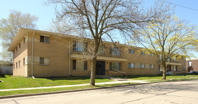 2300 Jacato Dr in Racine, WI - Building Photo - Building Photo