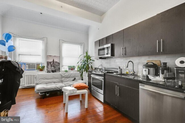 2319 Fitzwater St in Philadelphia, PA - Building Photo - Building Photo