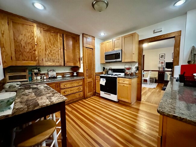 112 Colborne Rd, Unit 2