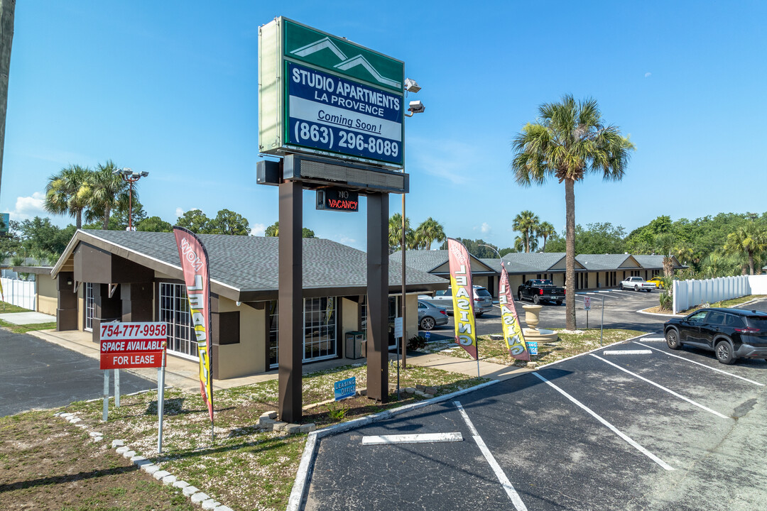 La Provence Apartments in Lake Wales, FL - Foto de edificio