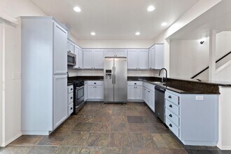 668 Kaitlin Ln in Medford, OR - Building Photo - Building Photo