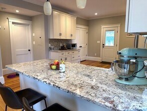 847 South St, Unit 1 in Boston, MA - Building Photo - Building Photo