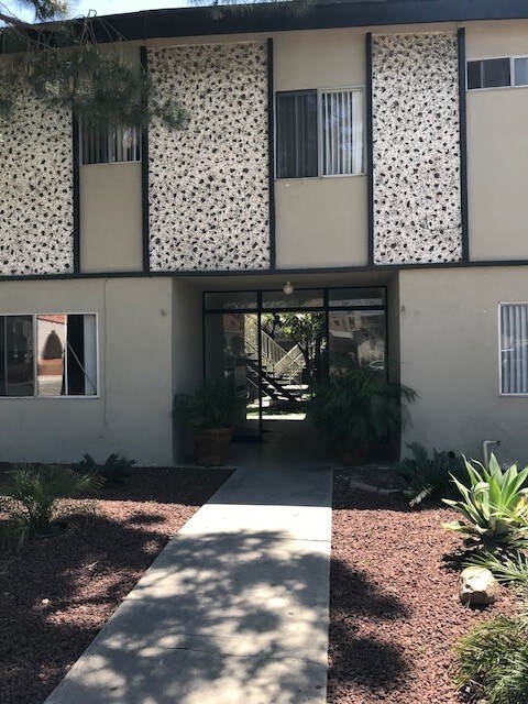 626 E Chevy Chase Dr, Unit 03 in Glendale, CA - Foto de edificio