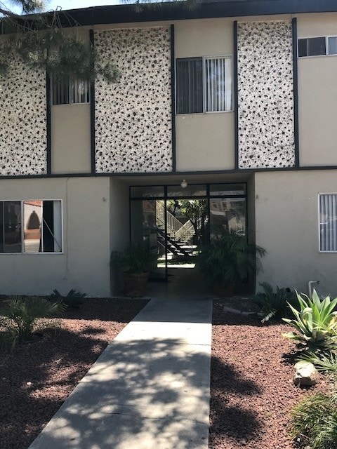 626 E Chevy Chase Dr, Unit 03