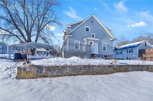 19 Sherwood Ave in North Providence, RI - Building Photo - Building Photo