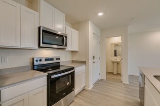 7375 Hayes Hbr Ct in North Las Vegas, NV - Building Photo - Building Photo