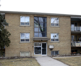 1910 Lawrence Ave W in Toronto, ON - Building Photo - Building Photo