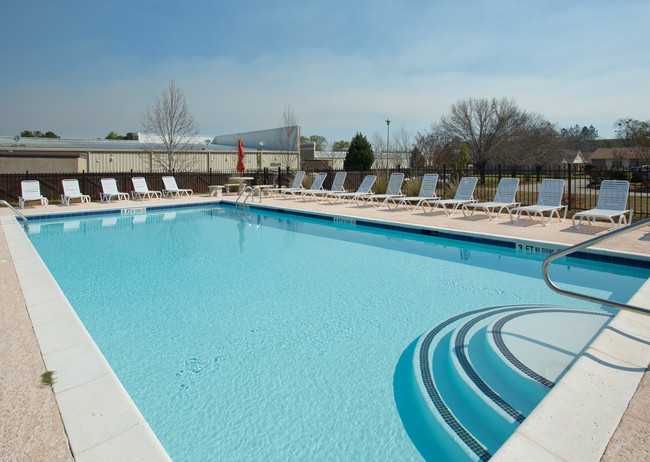 Summer Lane Apartments in Albany, GA - Foto de edificio - Building Photo