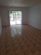 5515 Decatur St-Unit -5515 Decatur in Orlando, FL - Building Photo - Building Photo