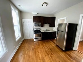 978 W 19th St in Chicago, IL - Building Photo - Building Photo