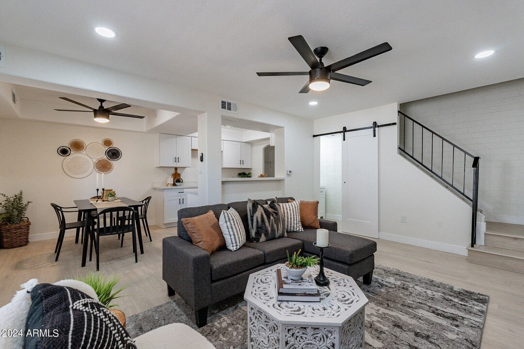 8103 E Glenrosa Ave in Scottsdale, AZ - Building Photo
