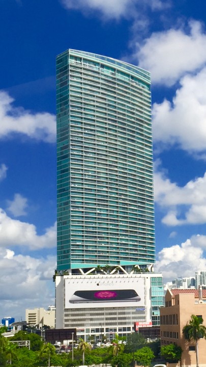 888 Biscayne Blvd, Unit 4201 in Miami, FL - Building Photo