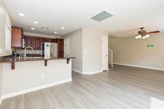 9469 Diamond Bridge Ave in Las Vegas, NV - Building Photo - Building Photo