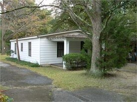 1406 Lee St in Albany, GA - Building Photo