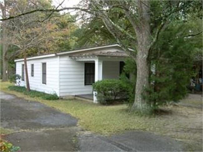 property at 1406 Lee St