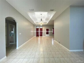 20 La Vista Ave in McAllen, TX - Building Photo - Building Photo